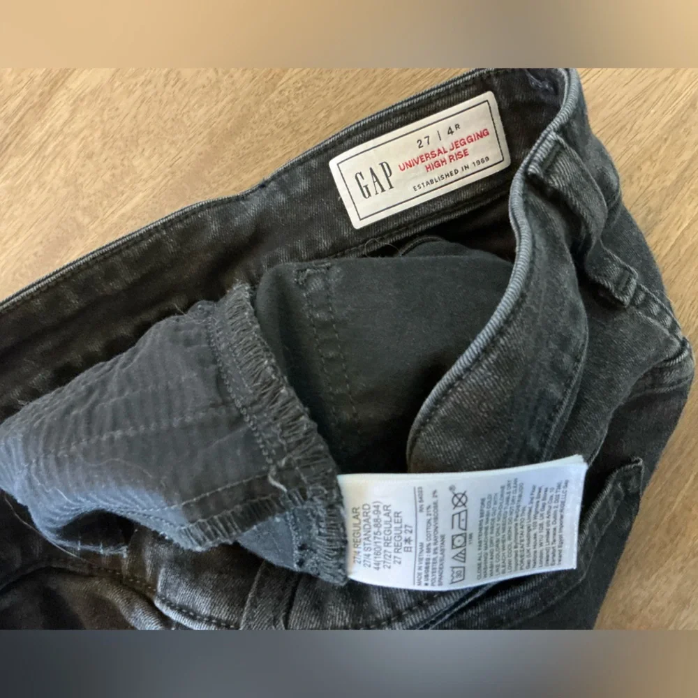 Gap, black universal  high-rise jeggings - Picture 9 of 9